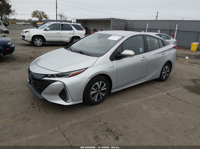 Toyota Prius 2017 — photo 2