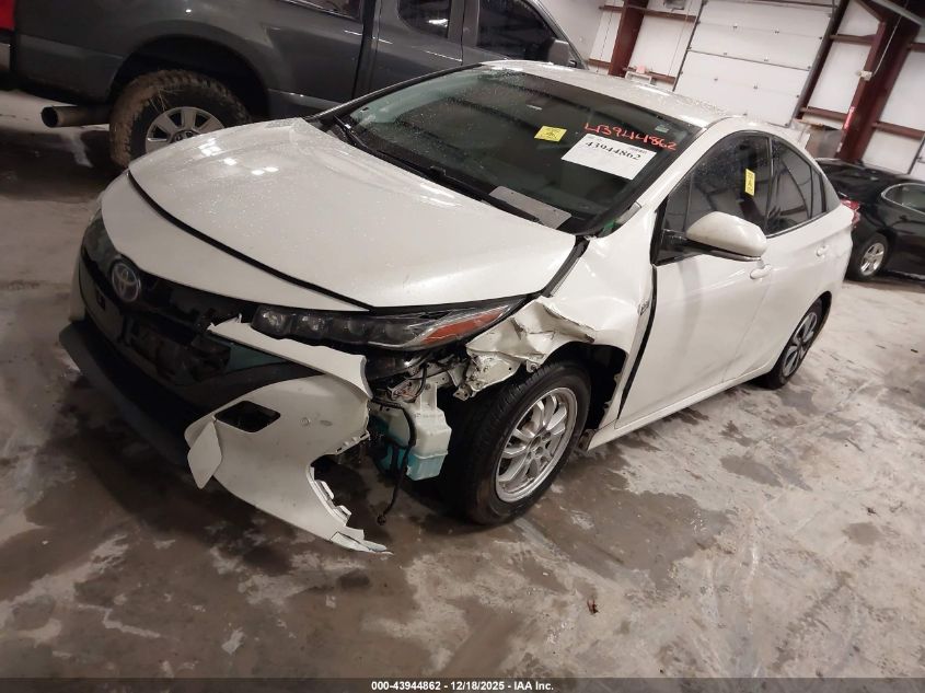 Toyota Prius 2018 — photo 2