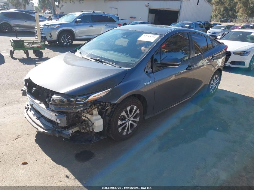 Toyota Prius 2022 — photo 2