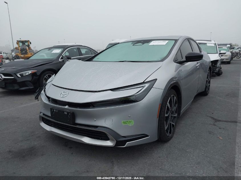 Toyota Prius 2023 — photo 2