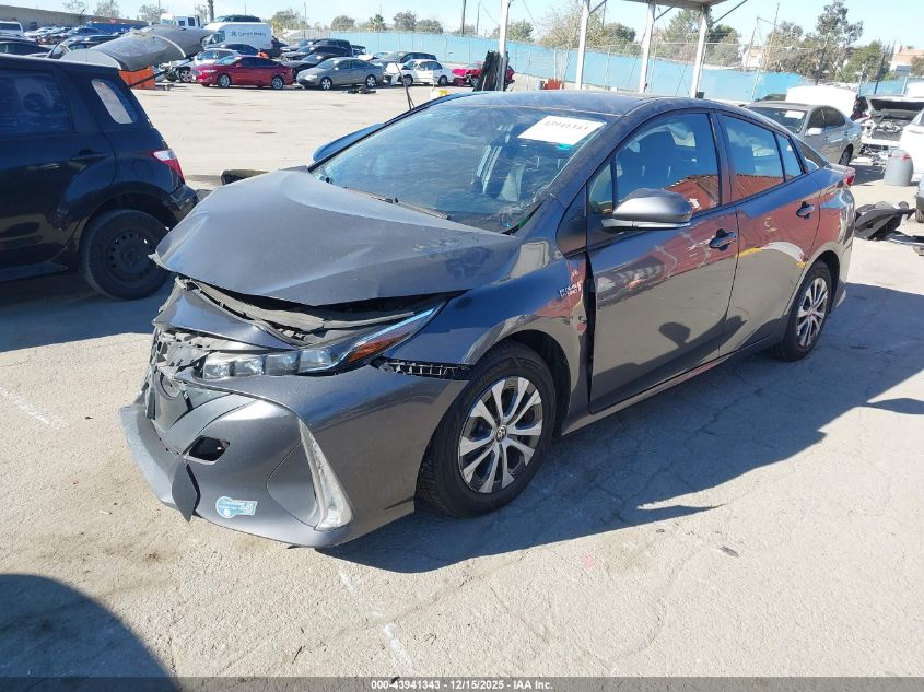 Toyota Prius 2021 — photo 2