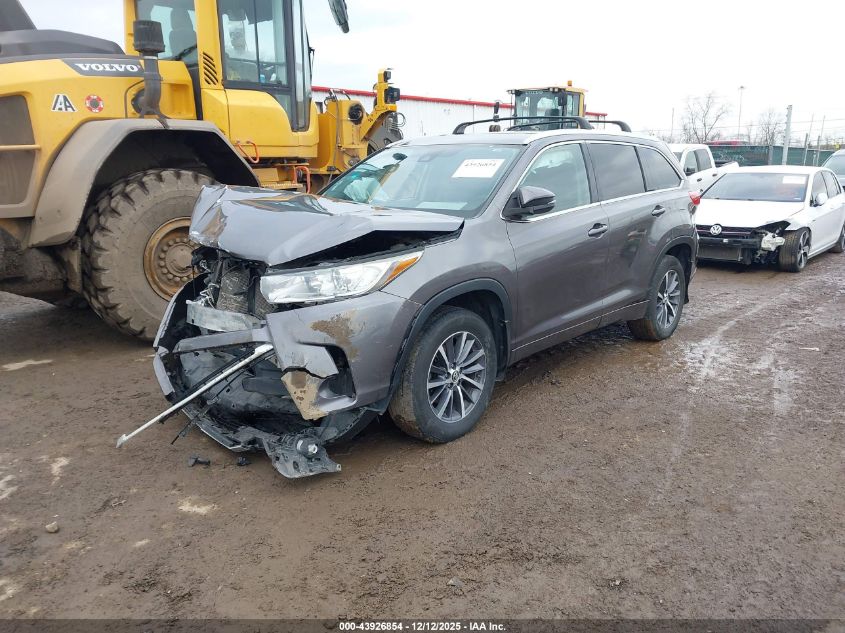 Toyota Highlander 2018 — photo 2