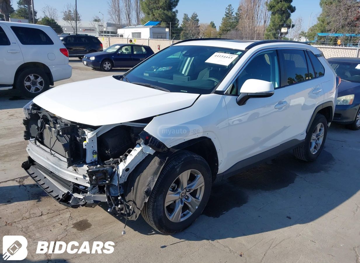 Toyota RAV 4 2024 — photo 2