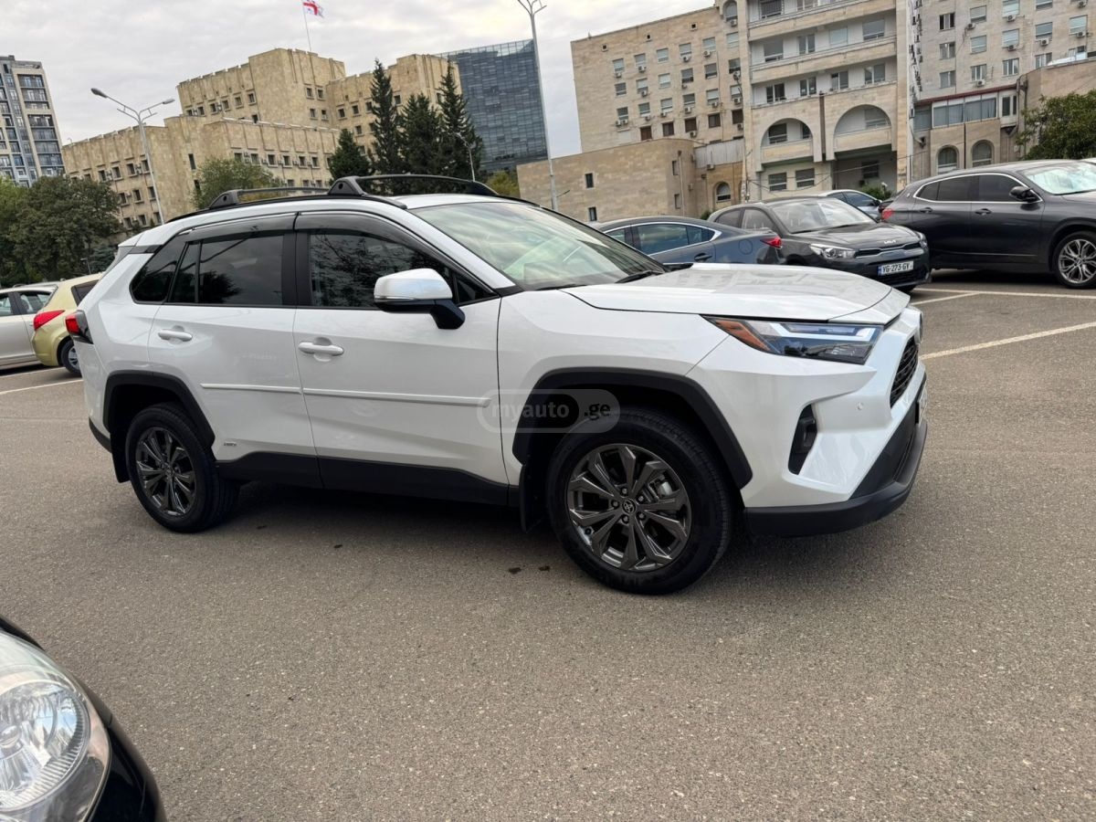 Toyota RAV4 2024 — photo 2