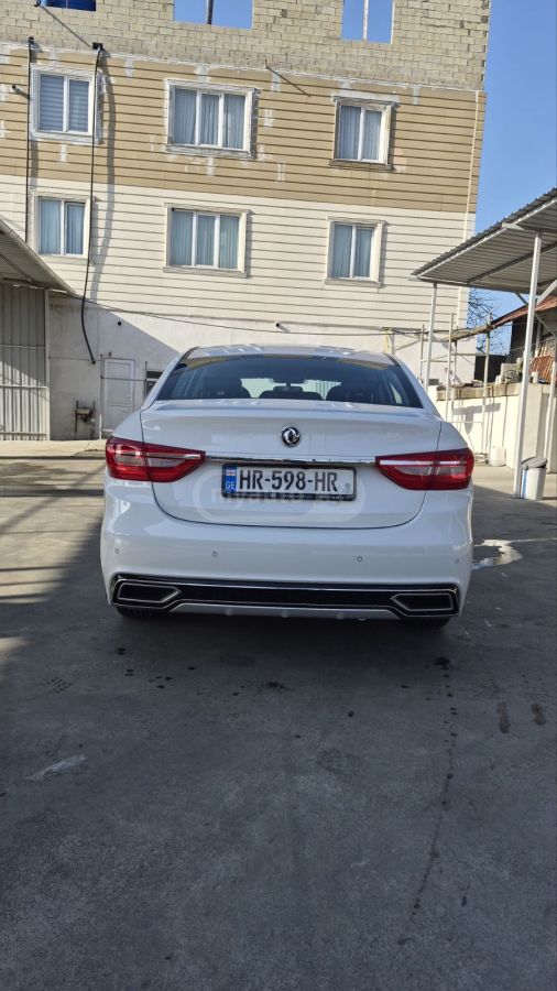 Volkswagen Jetta 2023 — photo 2