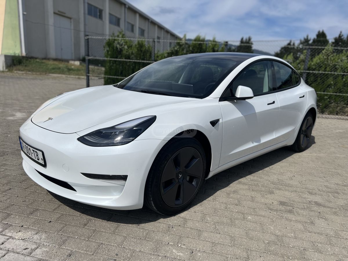 Tesla Model 3 2023 — photo 2
