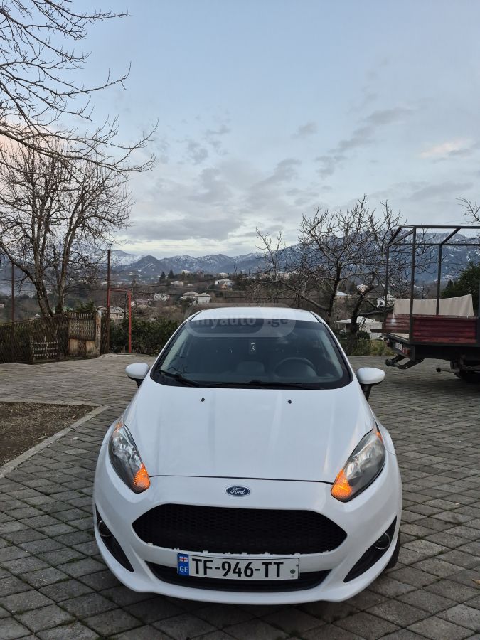 Ford Fiesta 2019 — photo 2