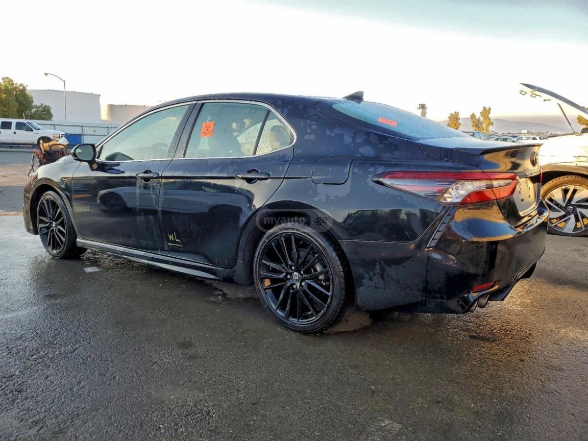 Toyota Camry 2024 — photo 2