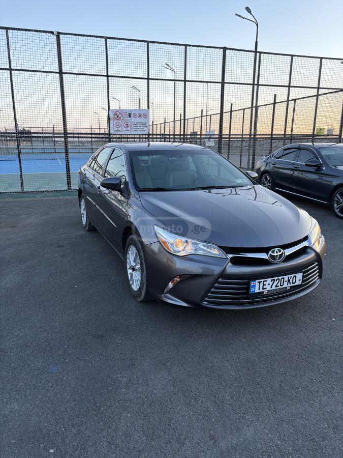 Toyota Camry 2016 — photo 2