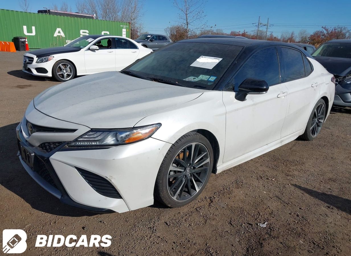 Toyota Camry 2019 — photo 2