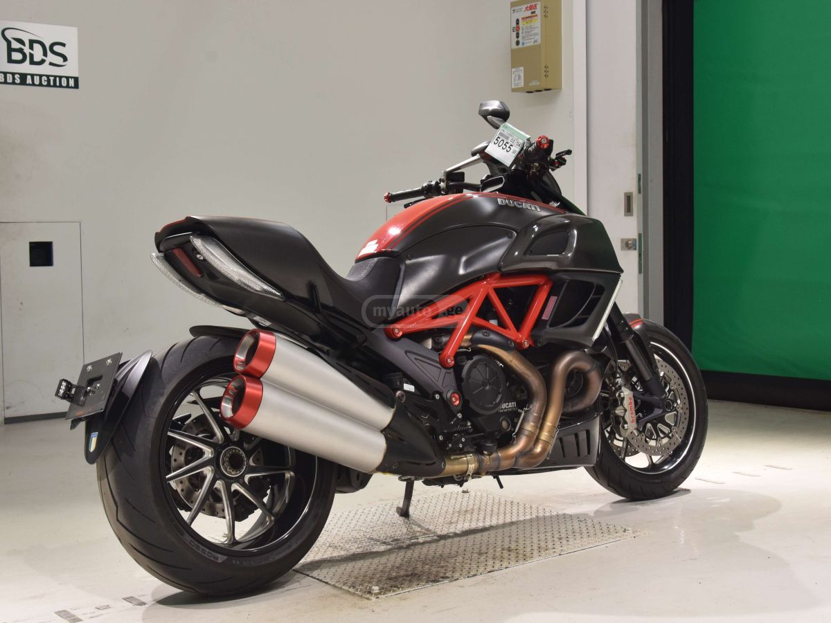 Ducati Diavel 2011 — photo 2