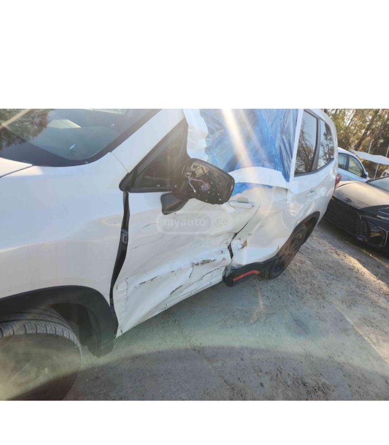 Subaru Forester 2019 — photo 2