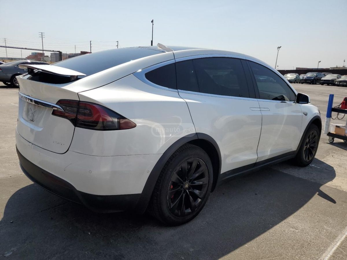 Tesla Model X 2016 — photo 2