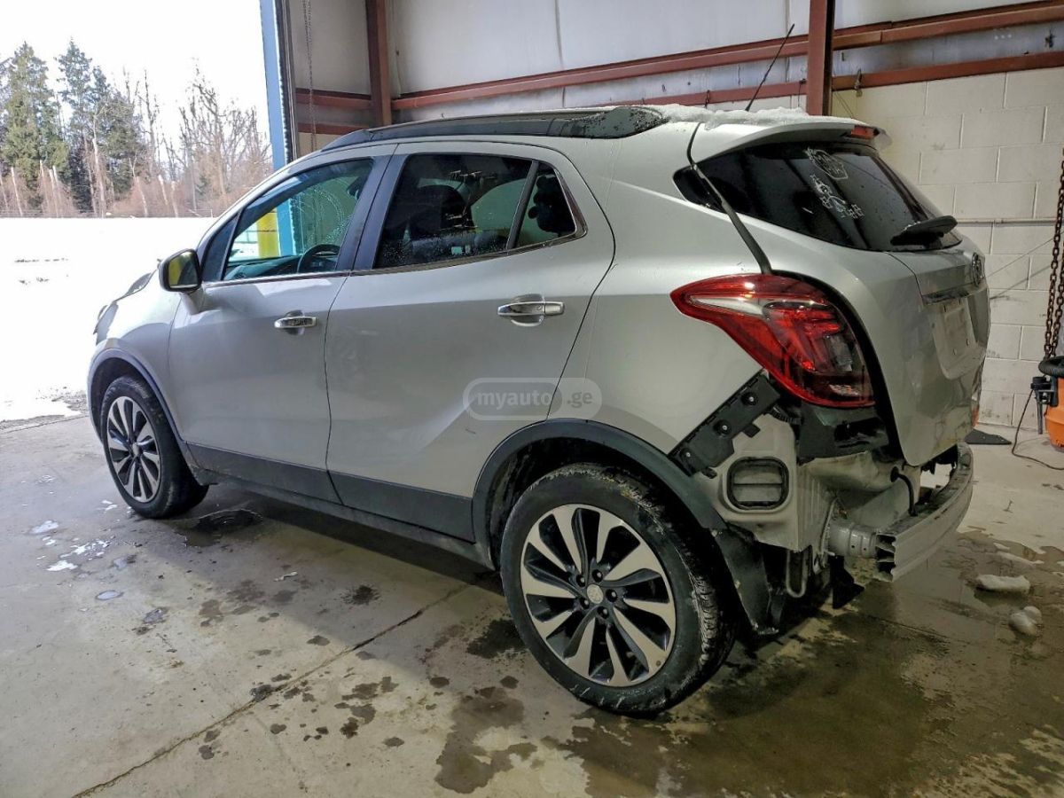 Buick Encore 2022 — photo 2