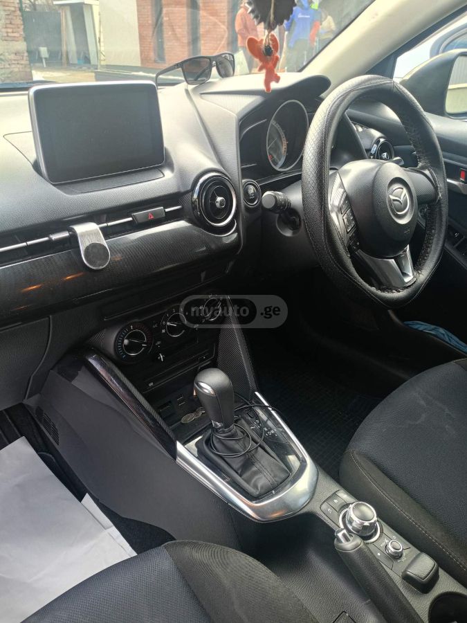 Mazda Demio 2016 — photo 2