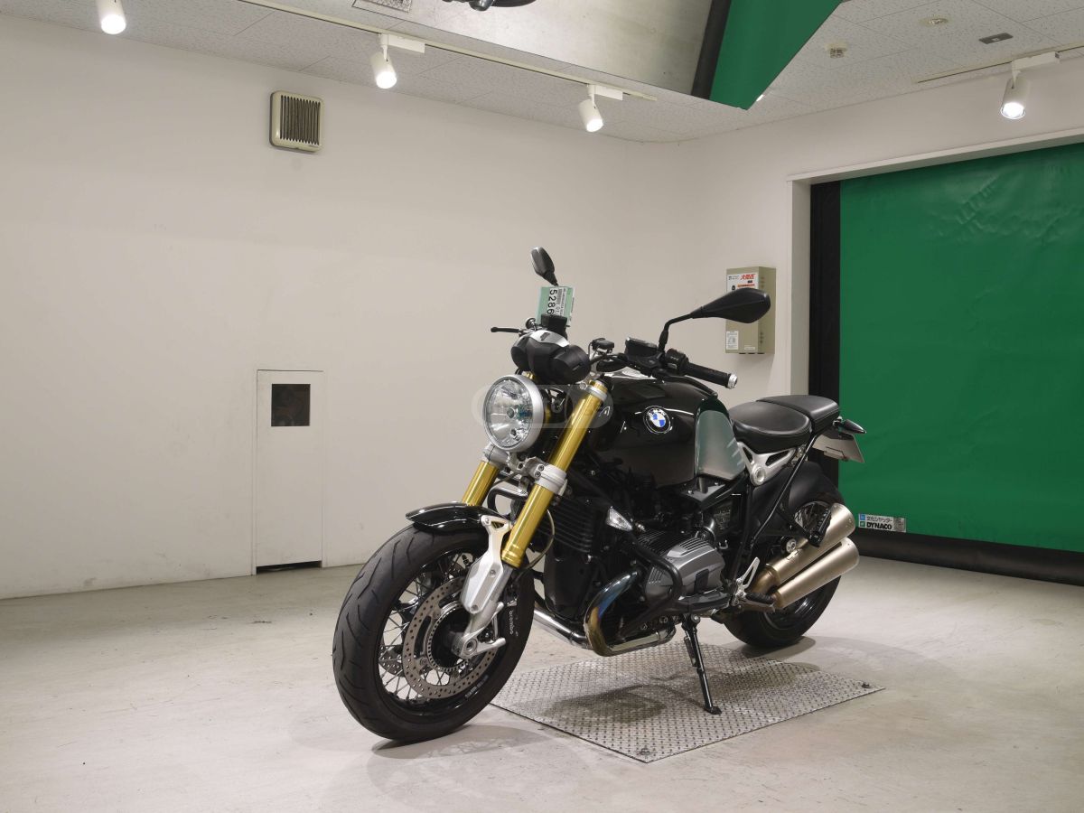 BMW R nineT