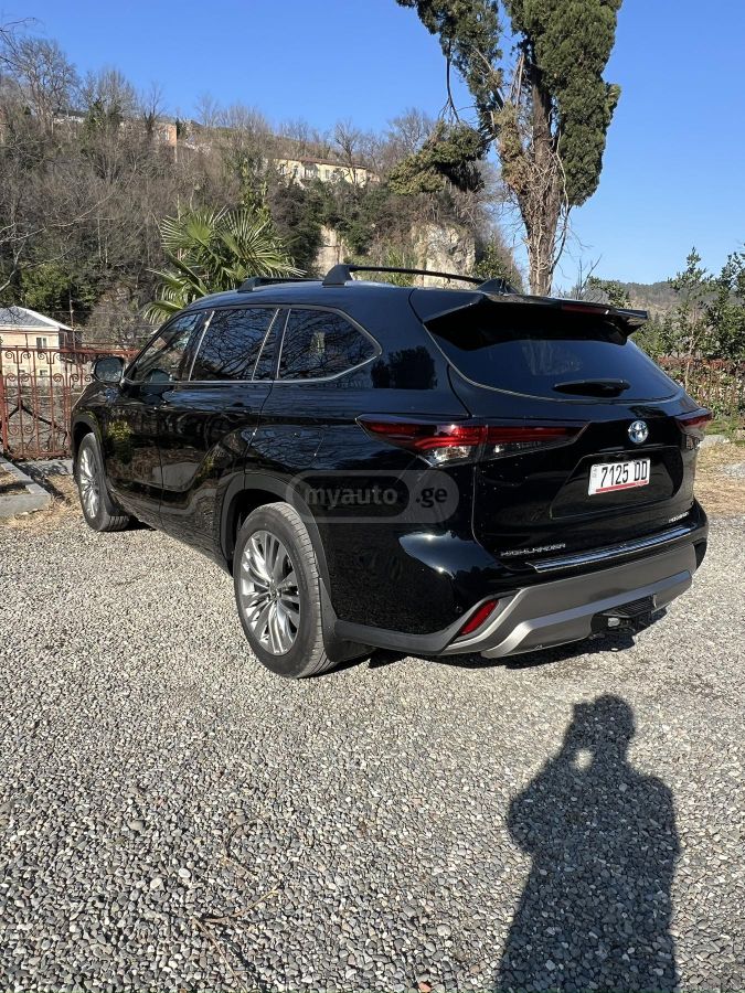 Toyota Highlander 2024 — photo 2
