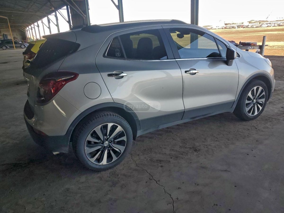 Buick Encore 2021 — photo 2