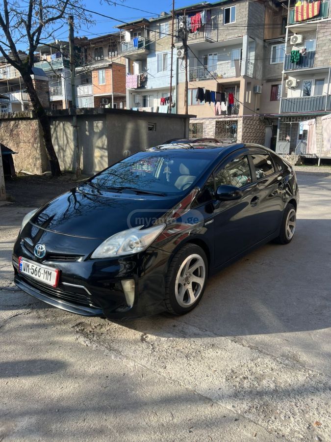 Toyota Prius 2012 — photo 2