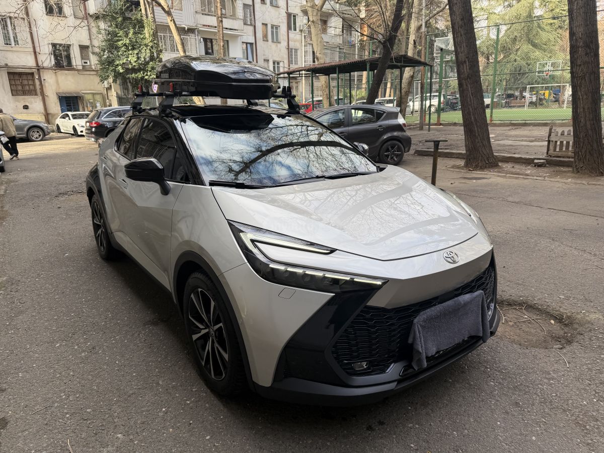 Toyota C-HR 2024 — photo 2