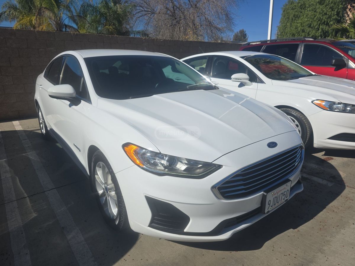 Ford Fusion 2019 — photo 2