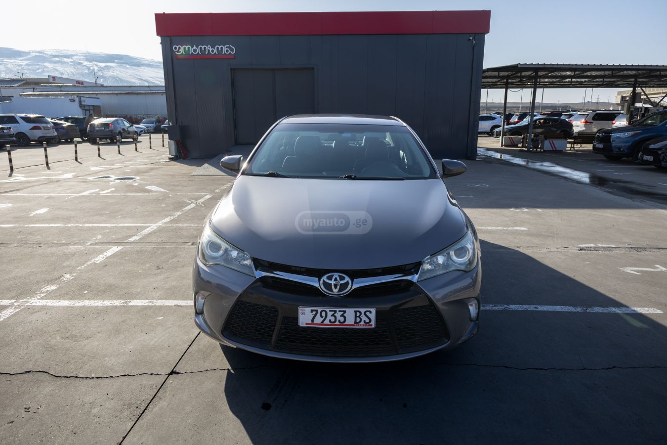 Toyota Camry 2016 — photo 2