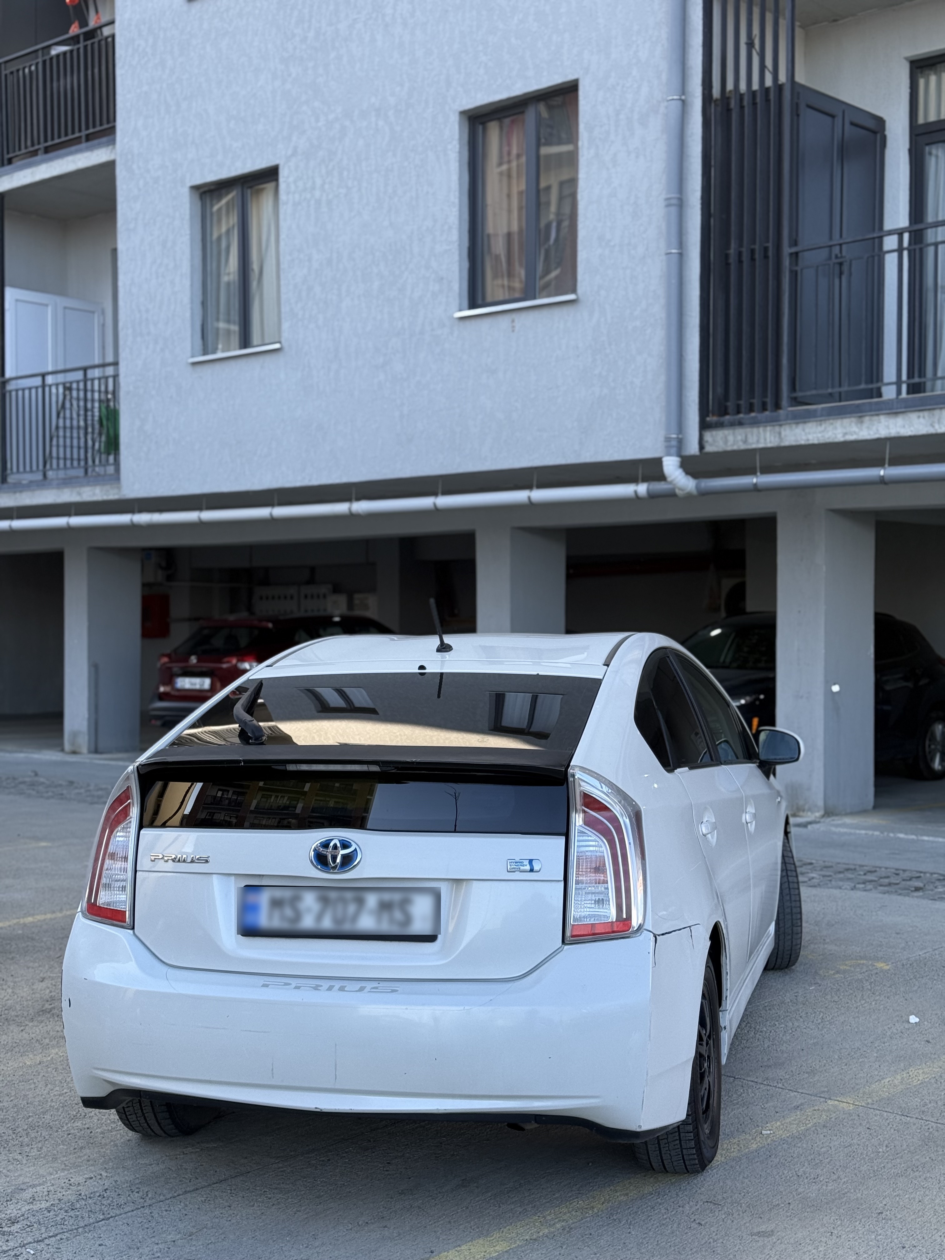 Toyota Prius 2014 — photo 2