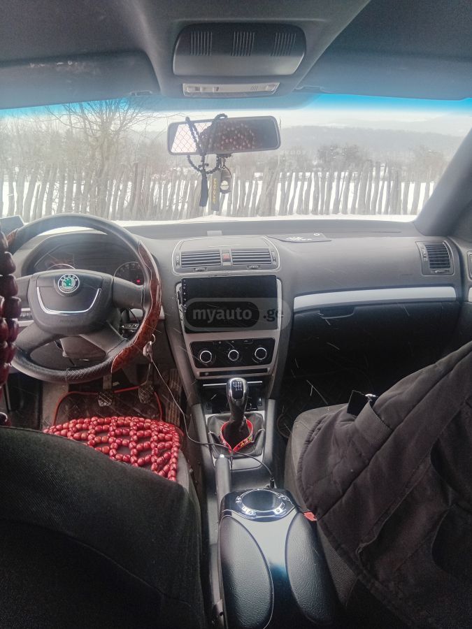 Skoda Octavia 2010 — photo 2