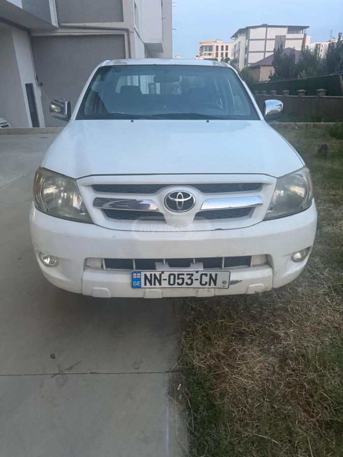 Toyota Hilux 2007 — photo 2