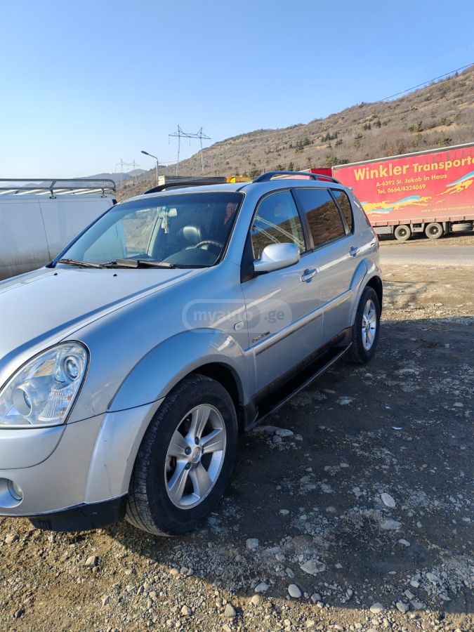 Ssangyong Rexton 2008 — photo 2