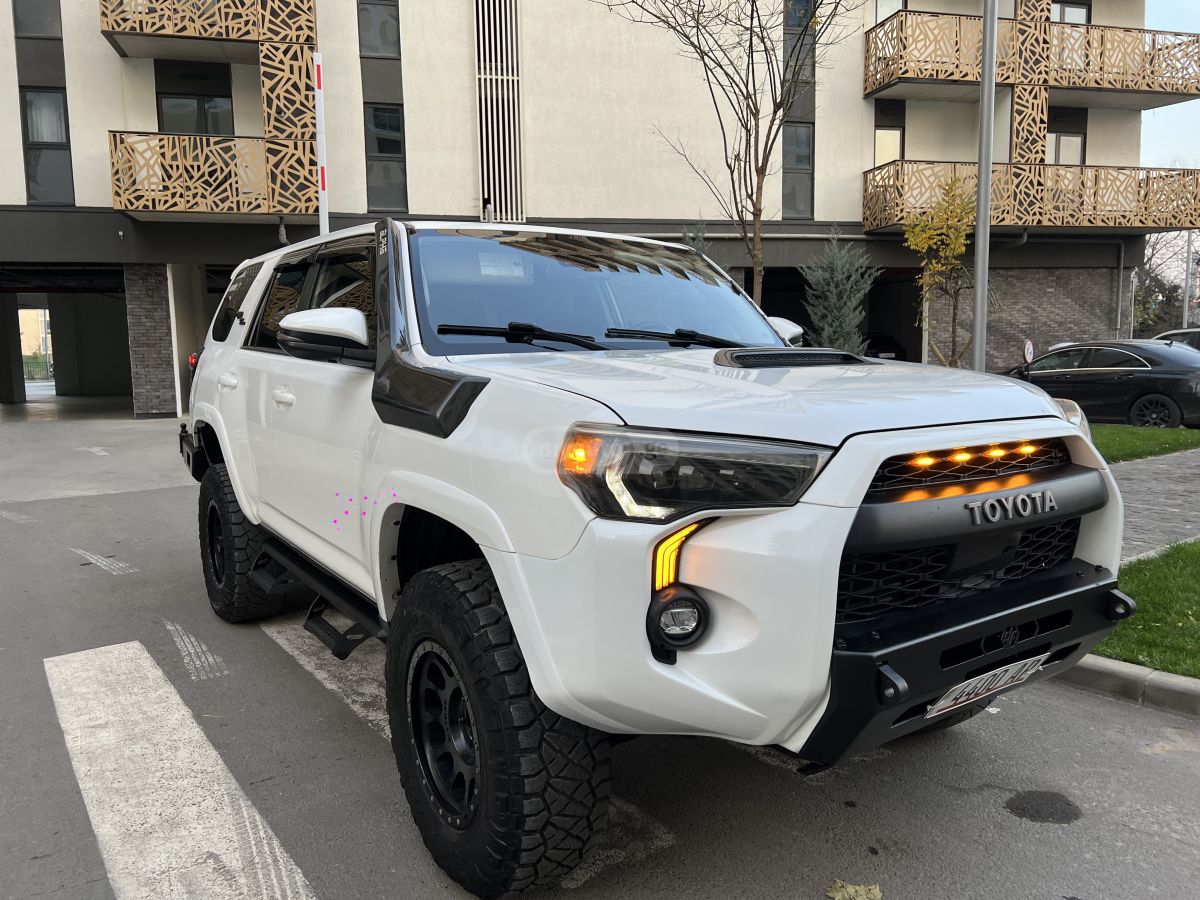 Toyota 4Runner 2020 — photo 2
