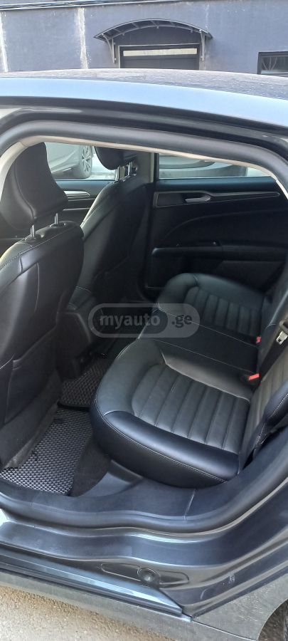 Ford Fusion 2018 — photo 2