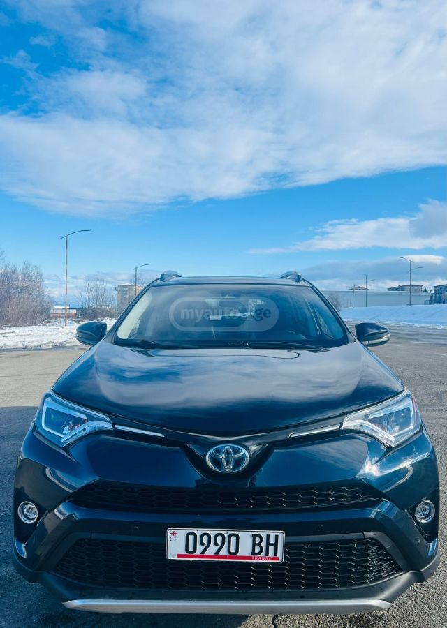 Toyota RAV4 2018 — photo 2