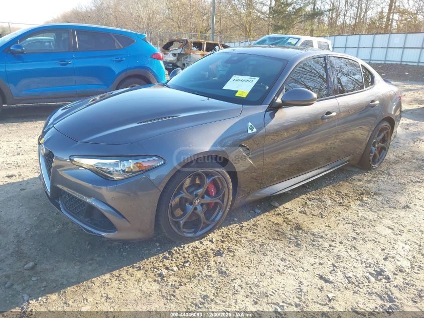 Alfa Romeo Giulia 2017 — photo 2