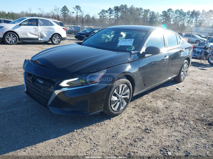 Nissan Altima 2023 — photo 2