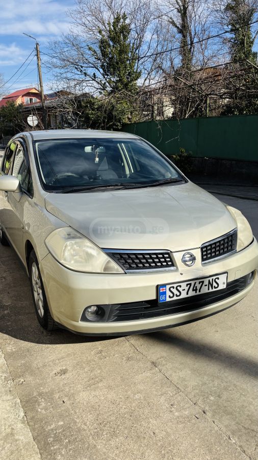 Nissan Tiida