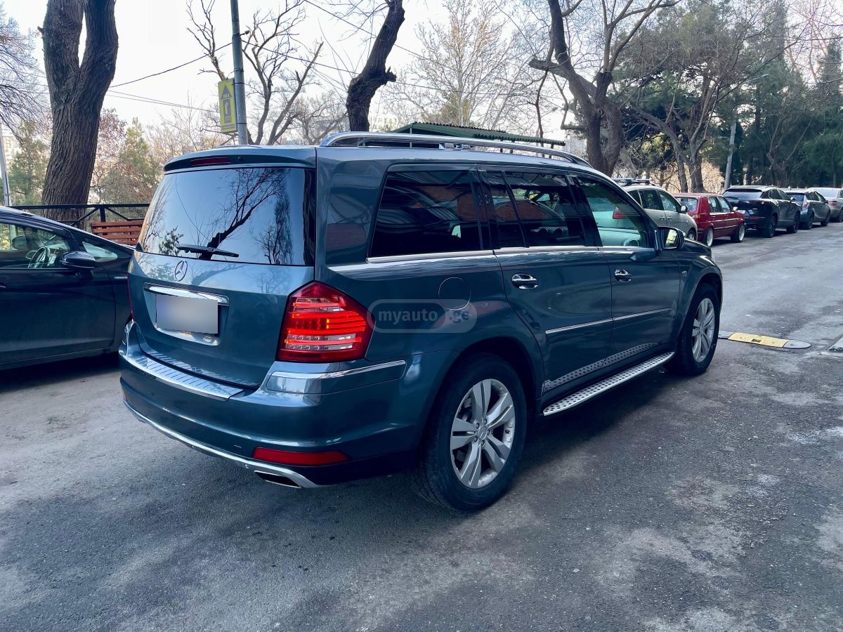 Mercedes-Benz GL 350 2010 — photo 2