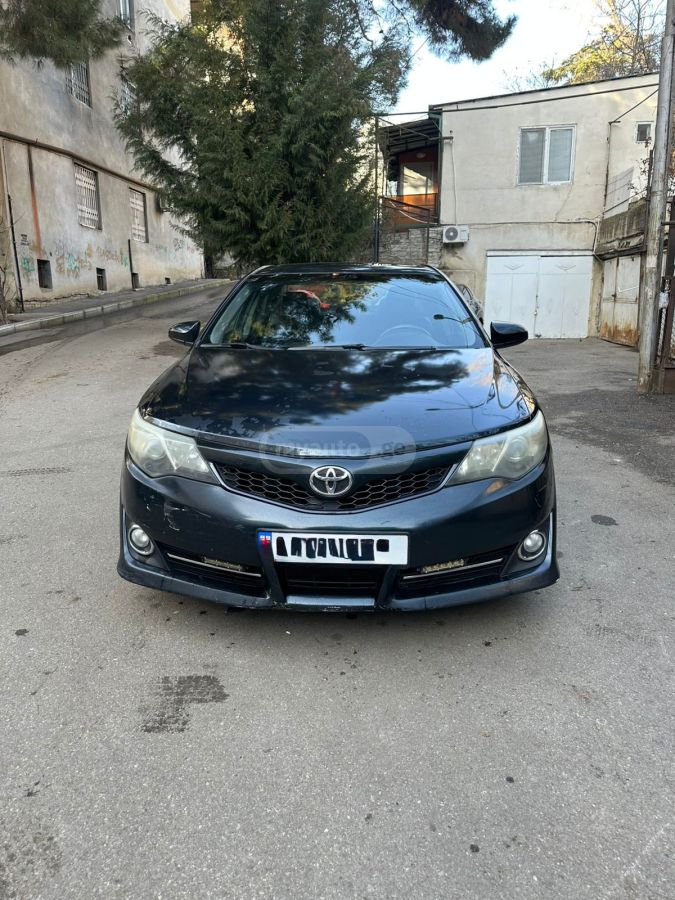 Toyota Camry 2013 — photo 2
