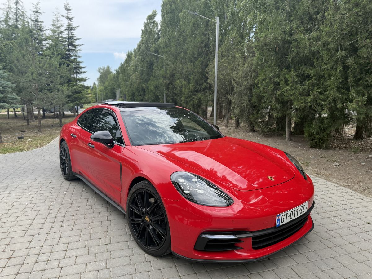 Porsche Panamera 2019 — photo 2