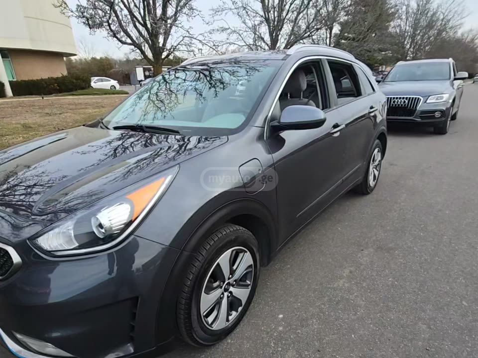 Kia Niro 2019 — photo 2
