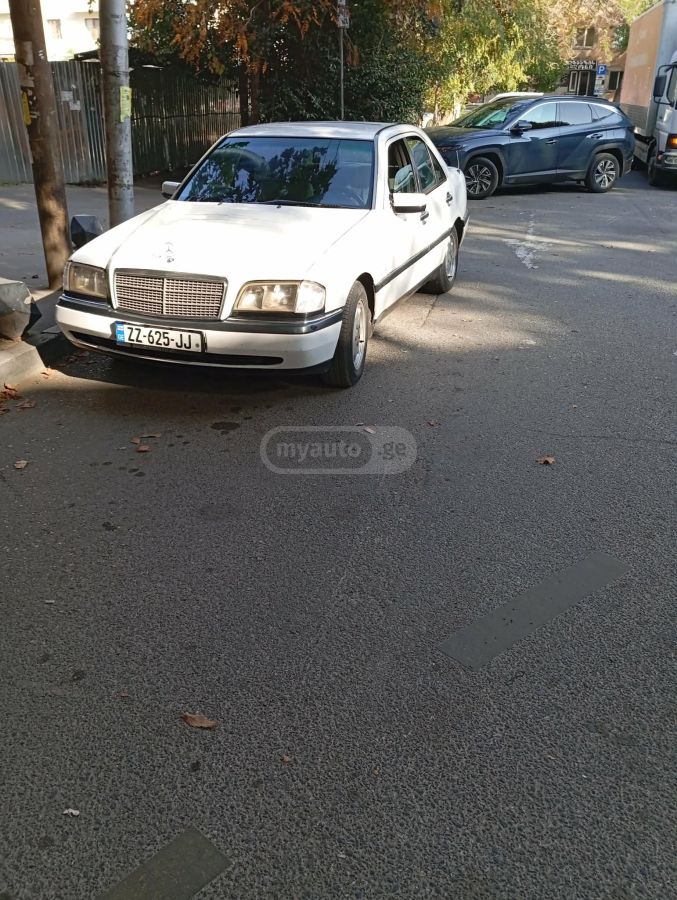 Mercedes-Benz C 180