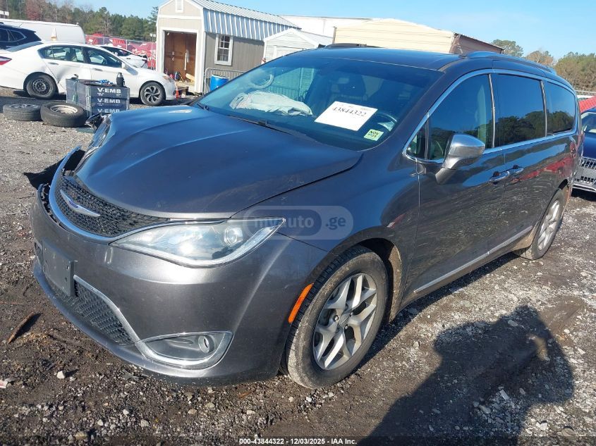 Chrysler Pacifica 2019 — photo 2