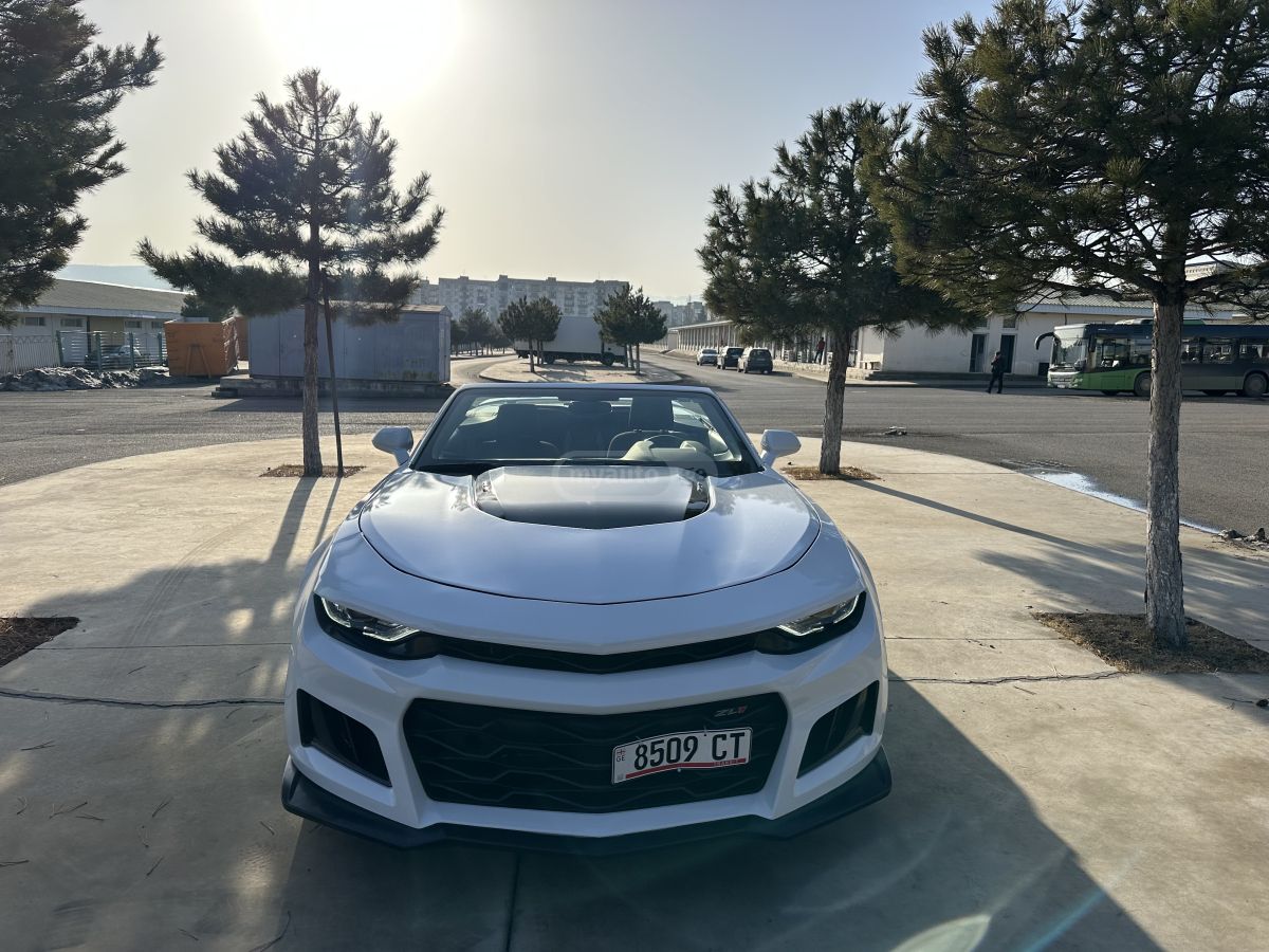 Chevrolet Camaro 2023 — photo 2