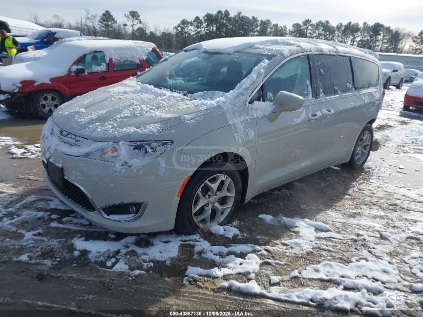 Chrysler Pacifica 2020 — photo 2