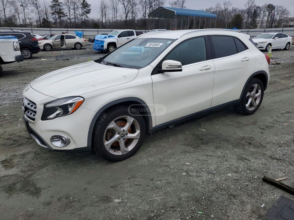 Mercedes-Benz GLA 250