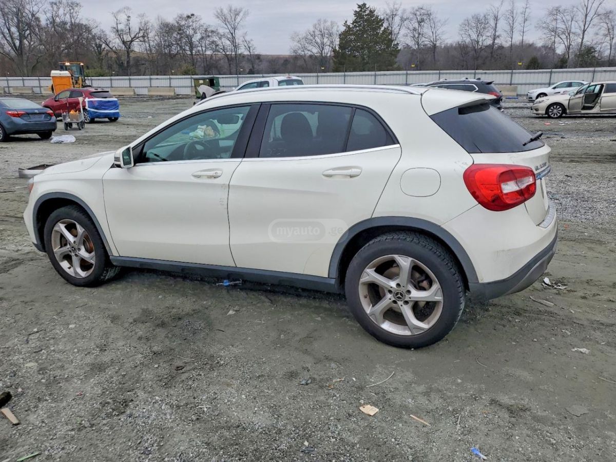 Mercedes-Benz GLA 250 2018 — photo 2
