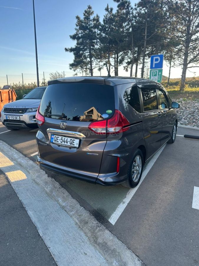 Honda Freed 2017 — photo 2