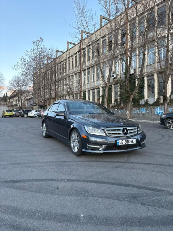 Mercedes-Benz C 350 2013 — photo 2
