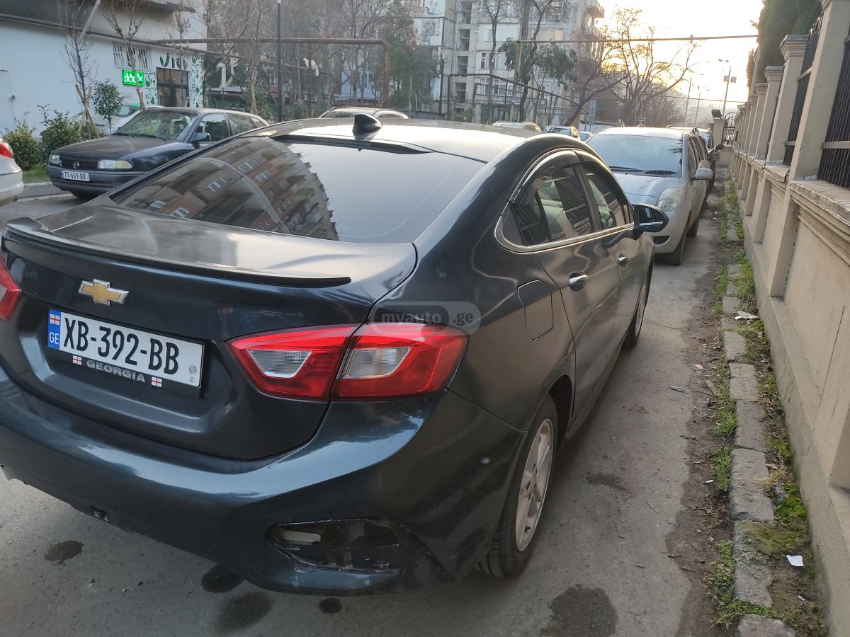 Chevrolet Cruze 2018 — photo 2