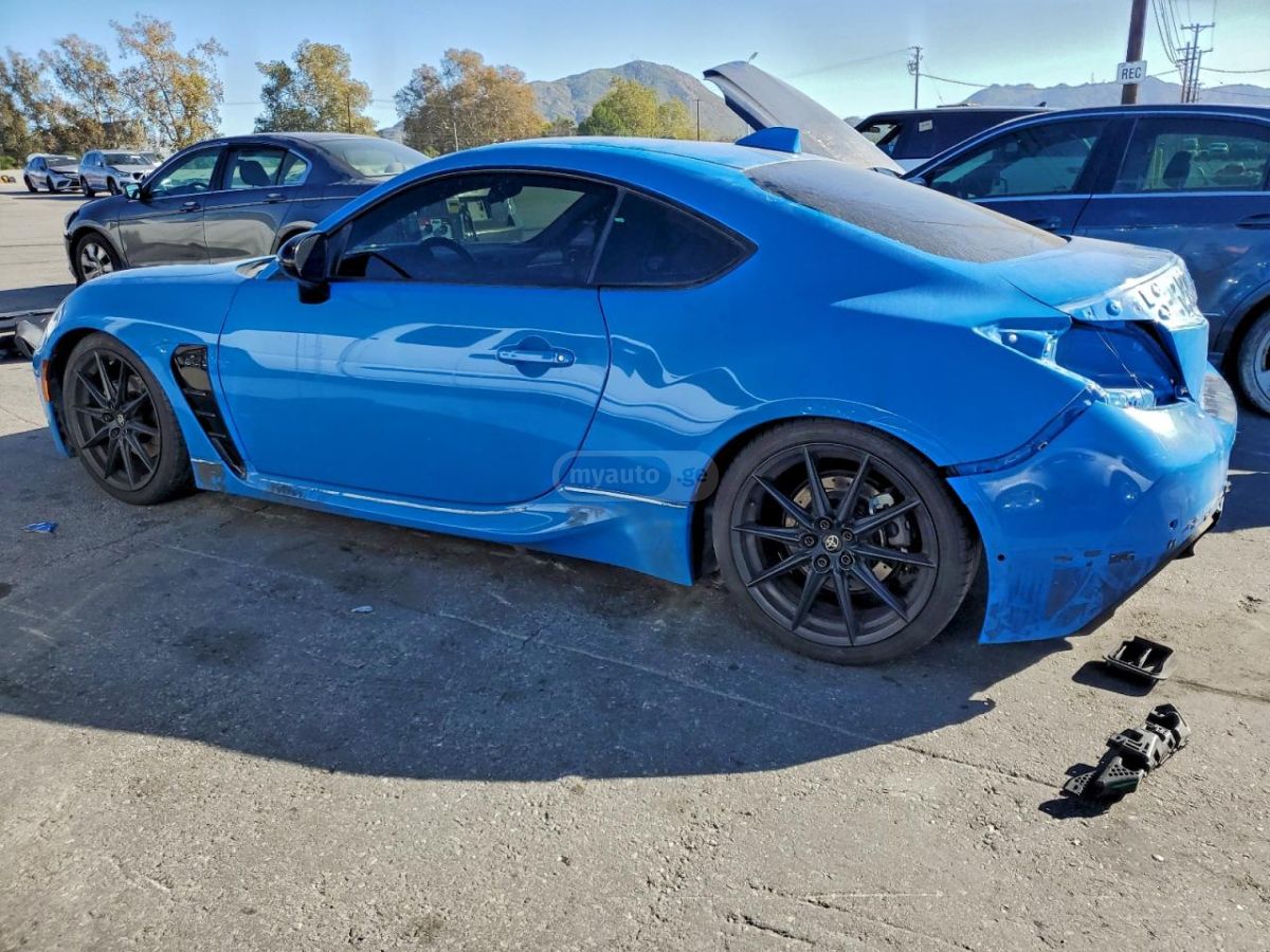 Toyota Progres 2022 — photo 2